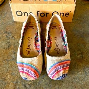 Toms woven ballet flats sz 8